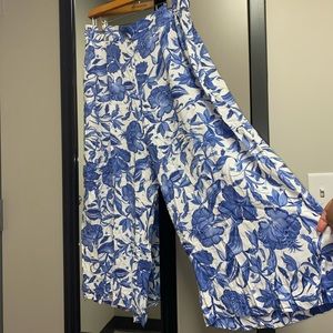 🆕 Loose Floral Pants 🌴